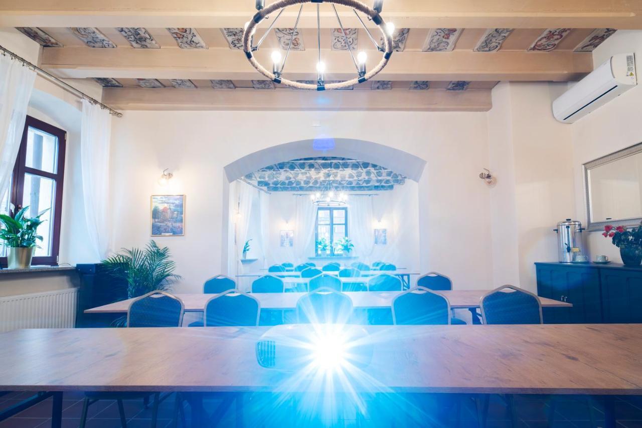 Katedralna Apart'S Legnica Exteriör bild