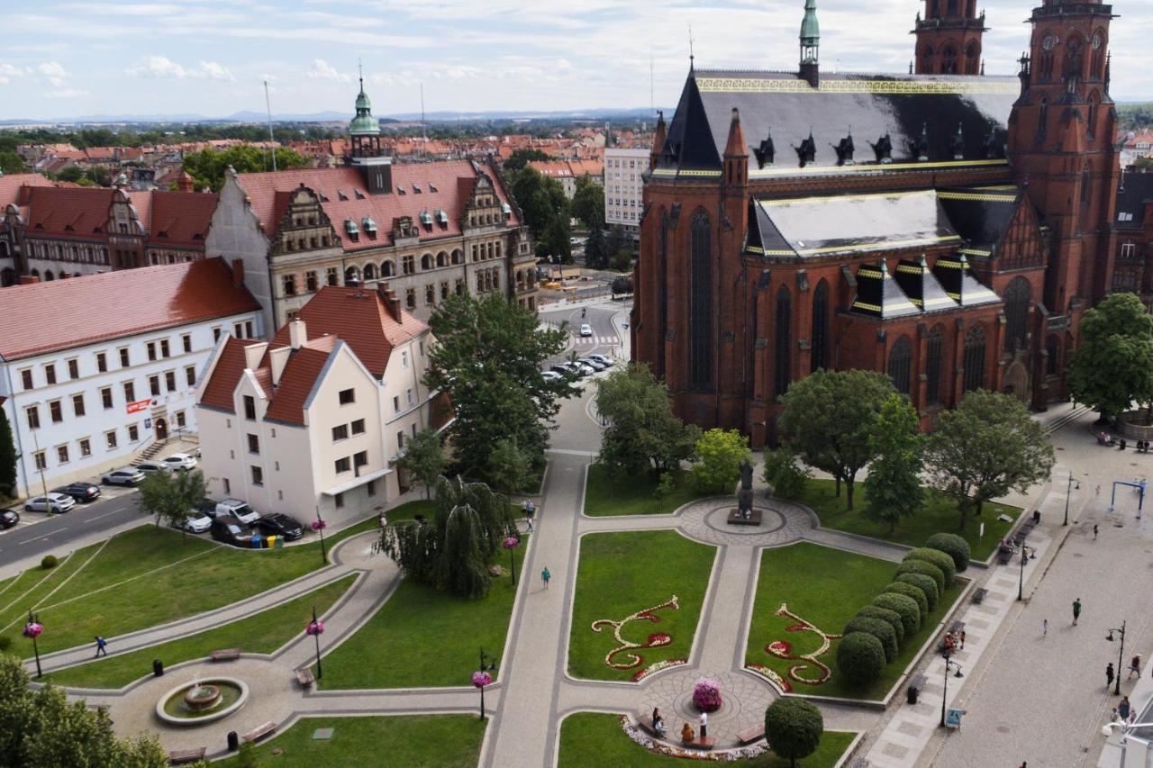 Katedralna Apart'S Legnica Exteriör bild