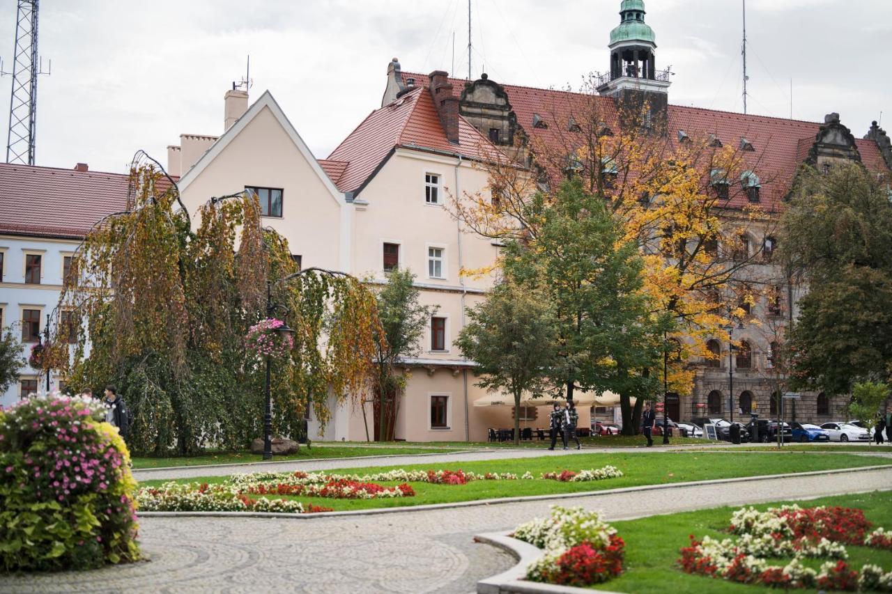 Katedralna Apart'S Legnica Exteriör bild
